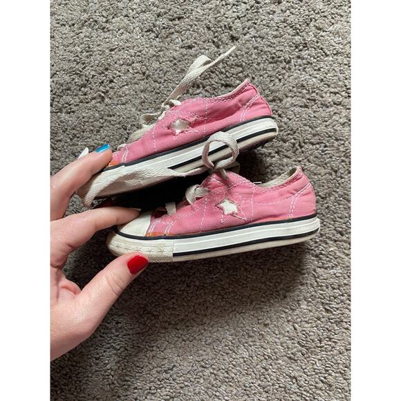 Girls One Star Pink Converse- size 7 - Picture 2 of 7